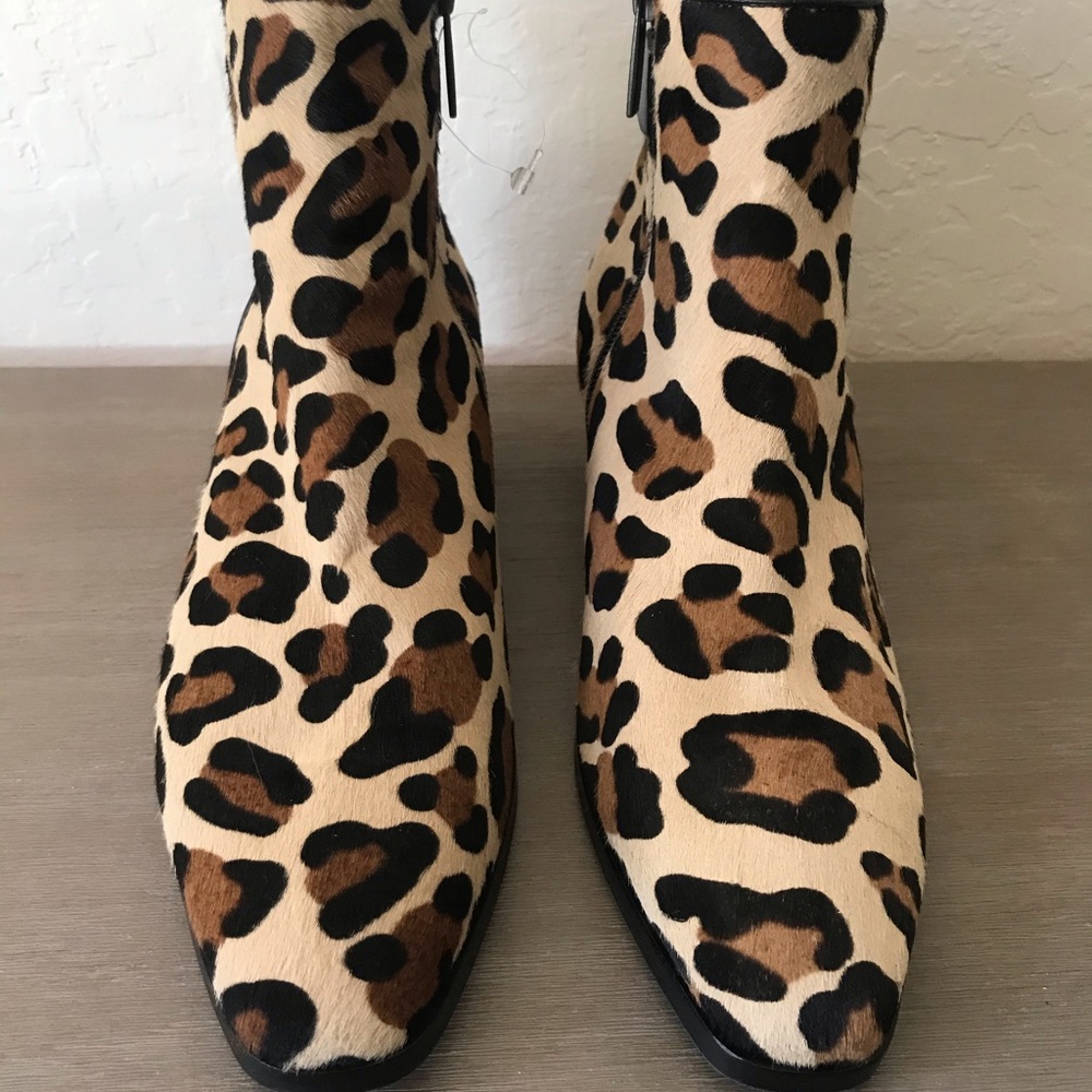 New Aquatalia booties